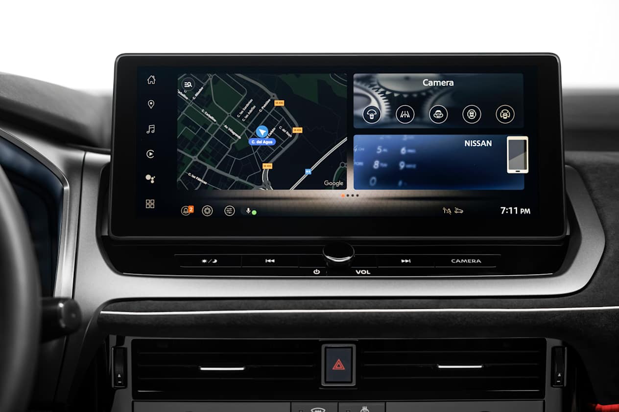 NEW NISSAN QASHQAI INTERIOR technology