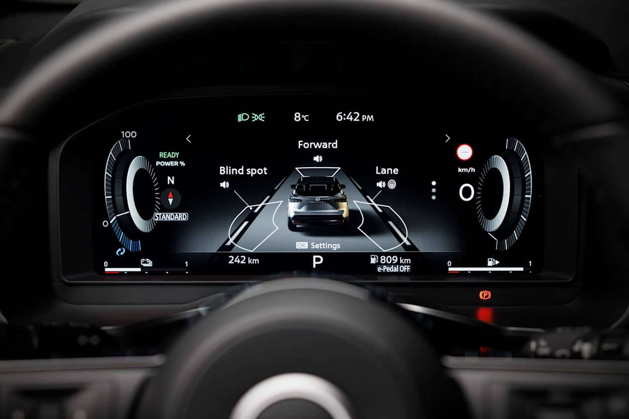 NEW NISSAN QASHQAI INTERIOR technology
