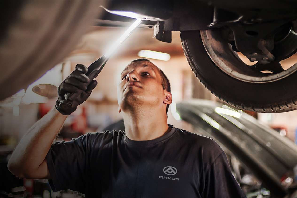 Servicing MAXUS vans