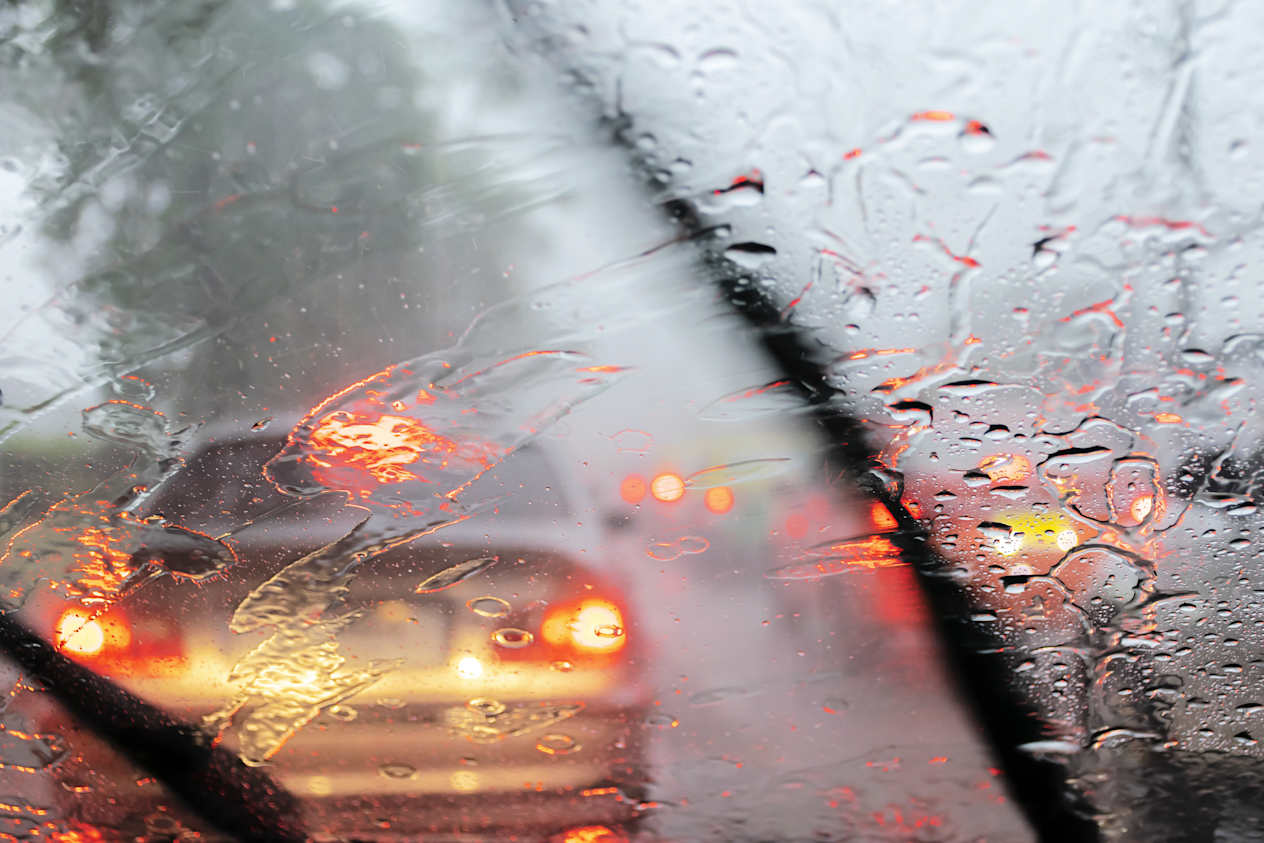 Pluie sur pare-brise