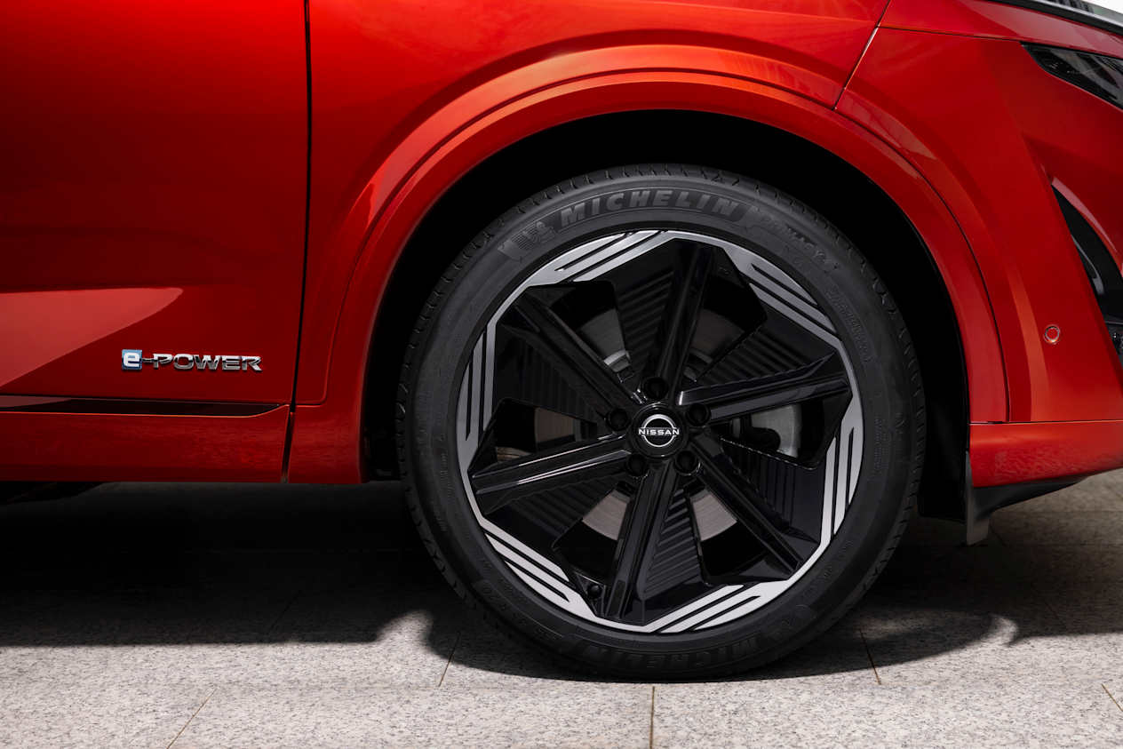 NEW NISSAN QASHQAI EXTERIOR Dynamic 20” N-Design alloys*