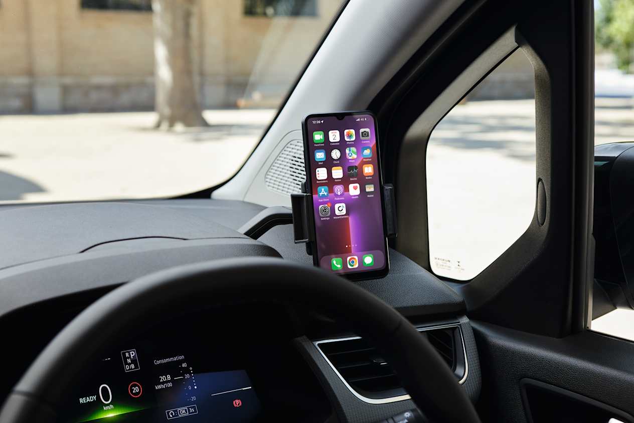 Nissan Townstar Smartphone holder