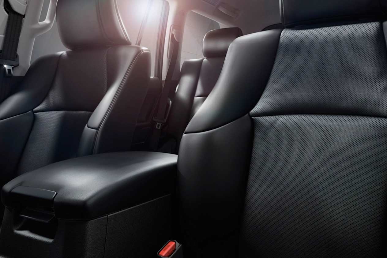 Toyota Land Cruiser : sièges avant