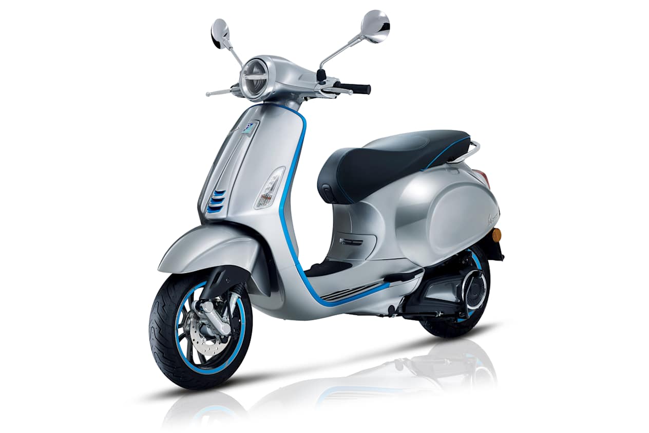 Scooter Vespa Elettrica 45 km/h trois quarts avant gauche