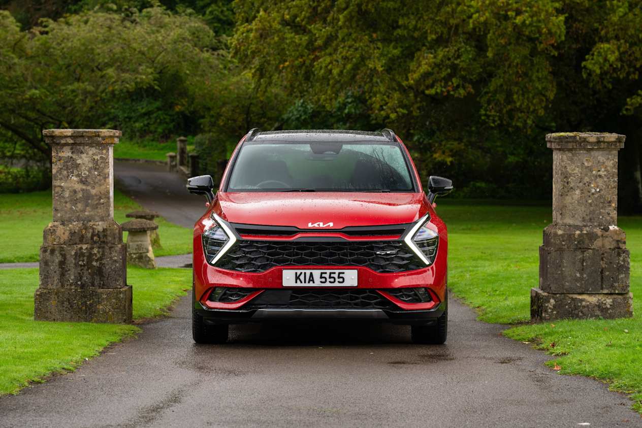 Kia sportage 30 years old new model