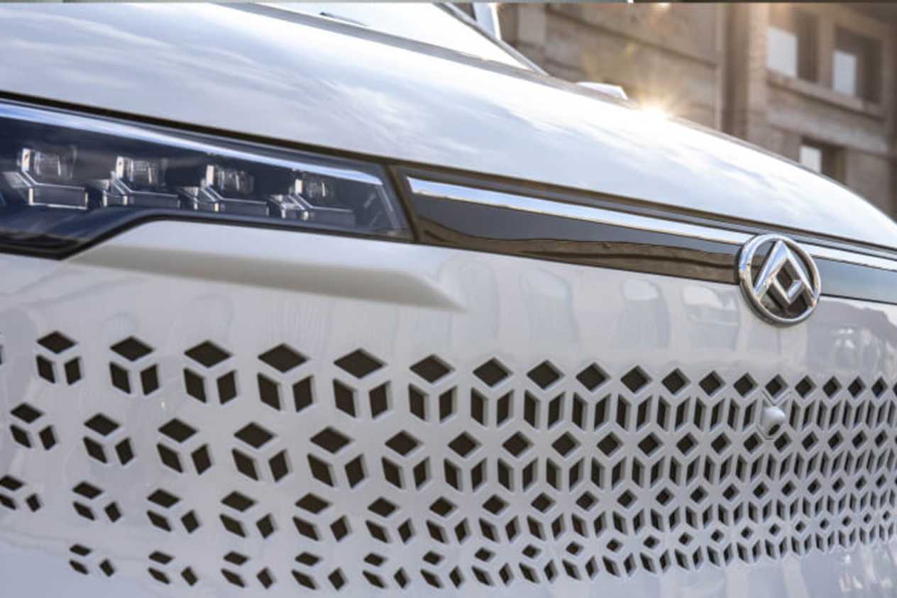 Maxus eDELIVER 7 signature grille