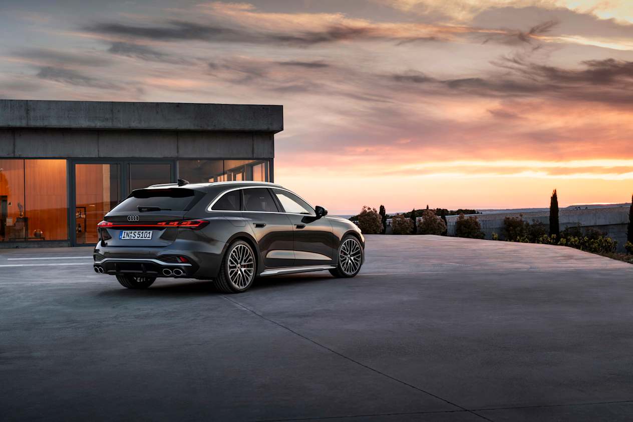 Audi S5 Avant Exterior 