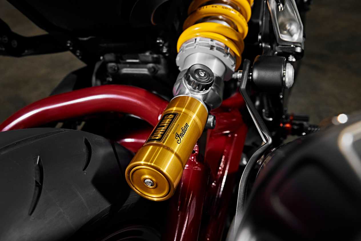 Indian FTR x RSD Super Hooligan 2024 : détail suspension Öhlins