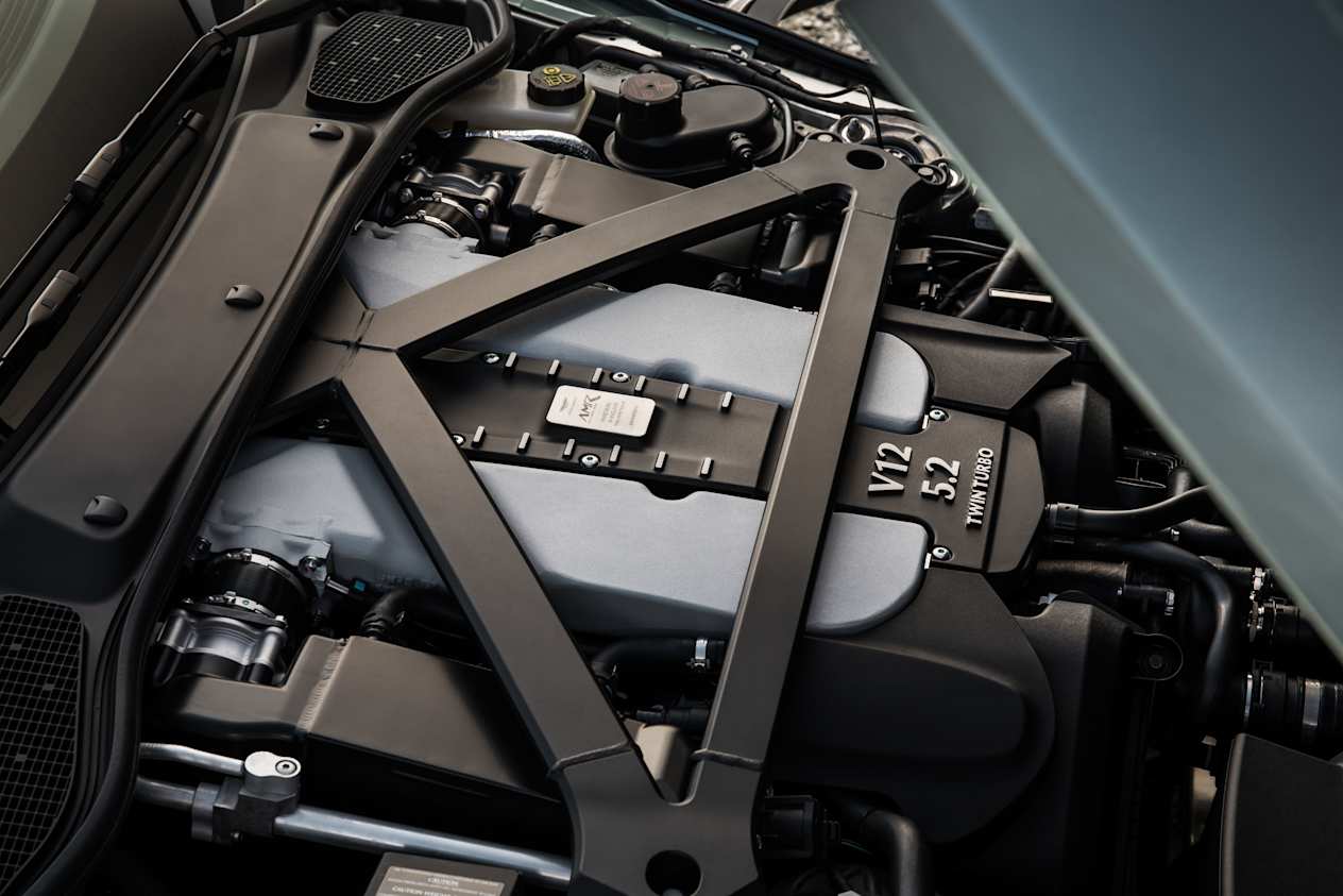 DB 11 AMR : Moteur V12
