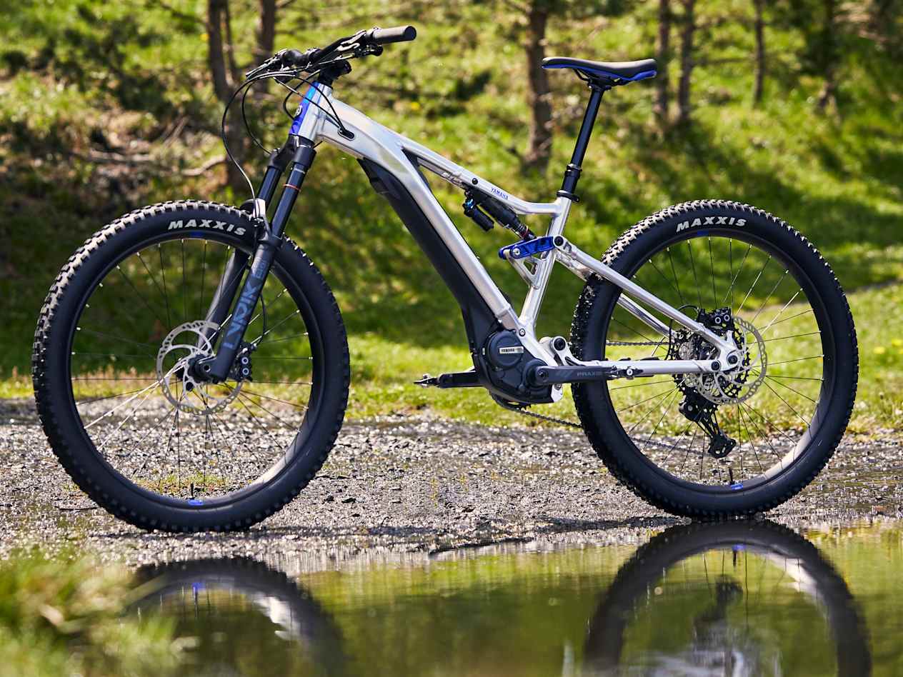 Yamaha Moro 07 : bord d'eau