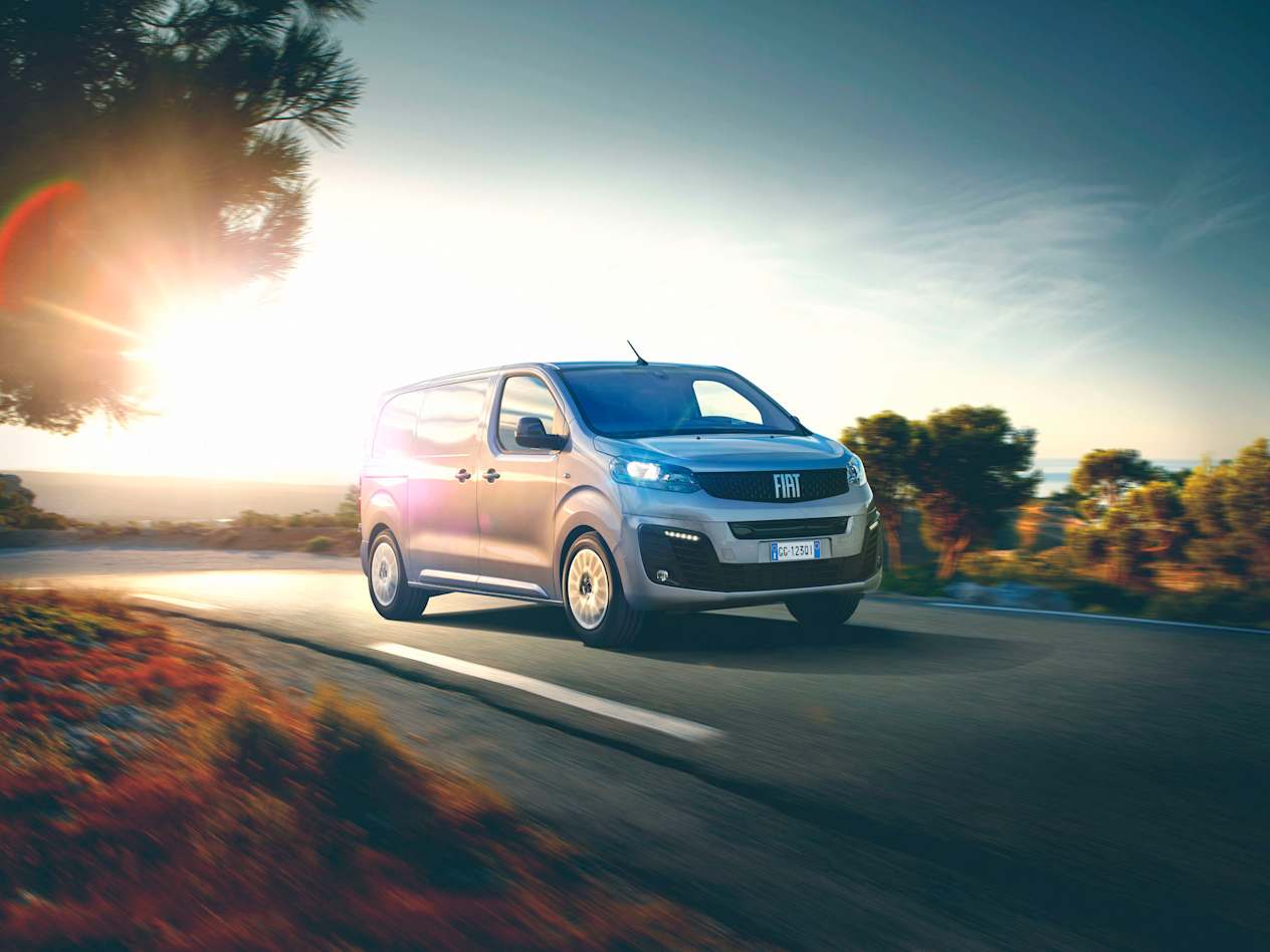 Fiat Scudo 2022 : trois quarts avant sur route