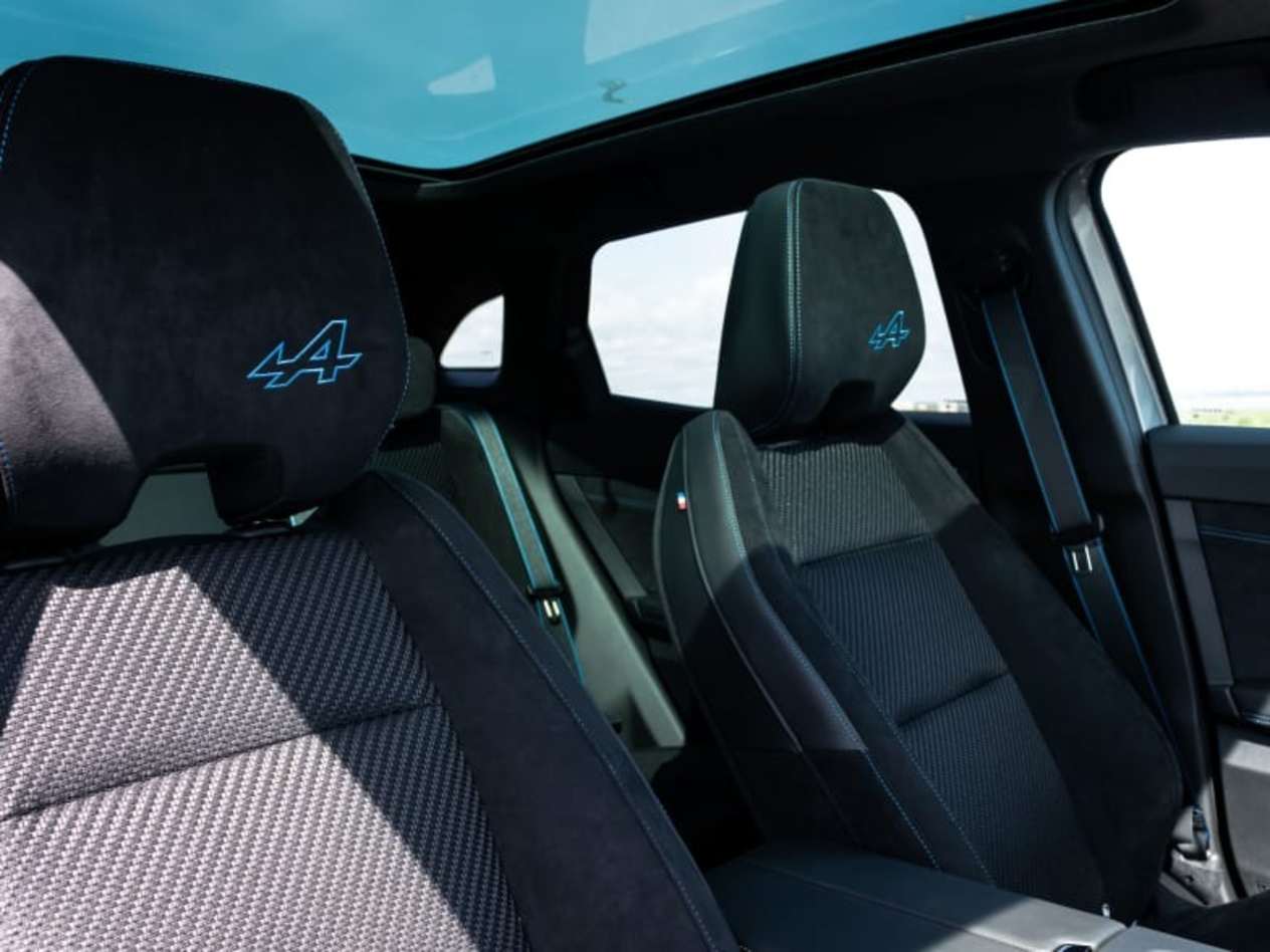 Massage Seats Austral E-Tech Hybrid