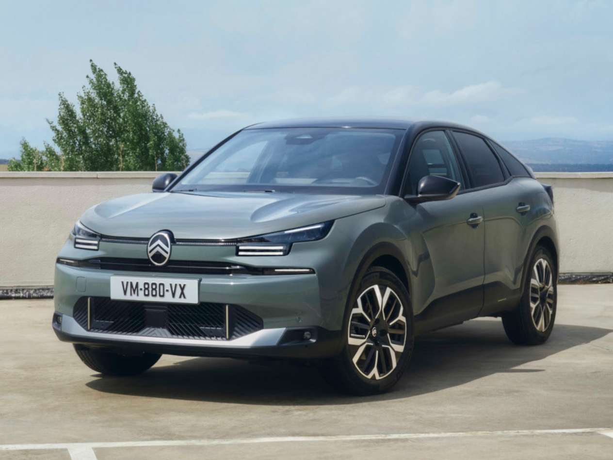 Citroën C4 2025 : trois quarts avant gauche statique