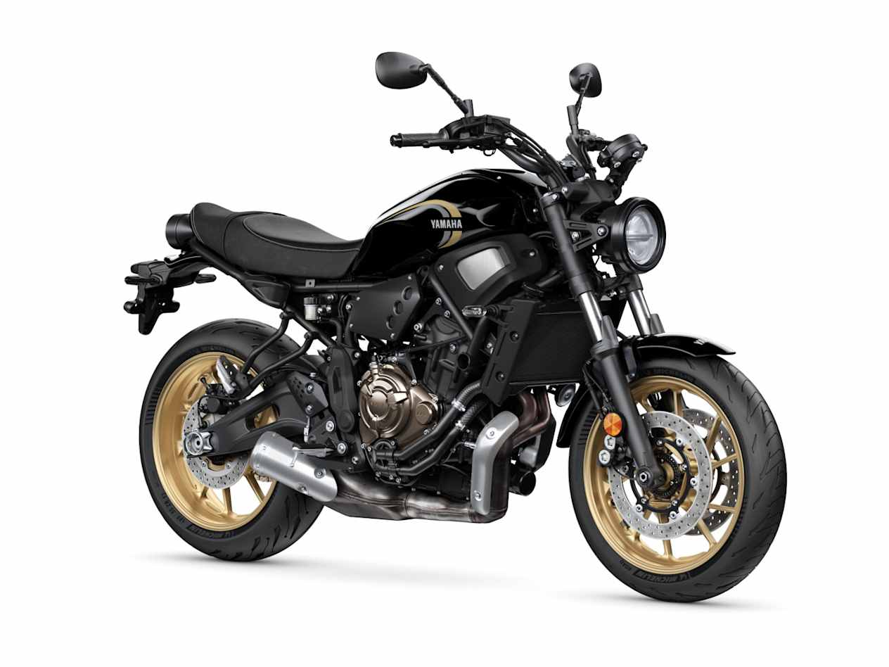 Yamaha XSR700 2022 Historic Black : trois quarts avant