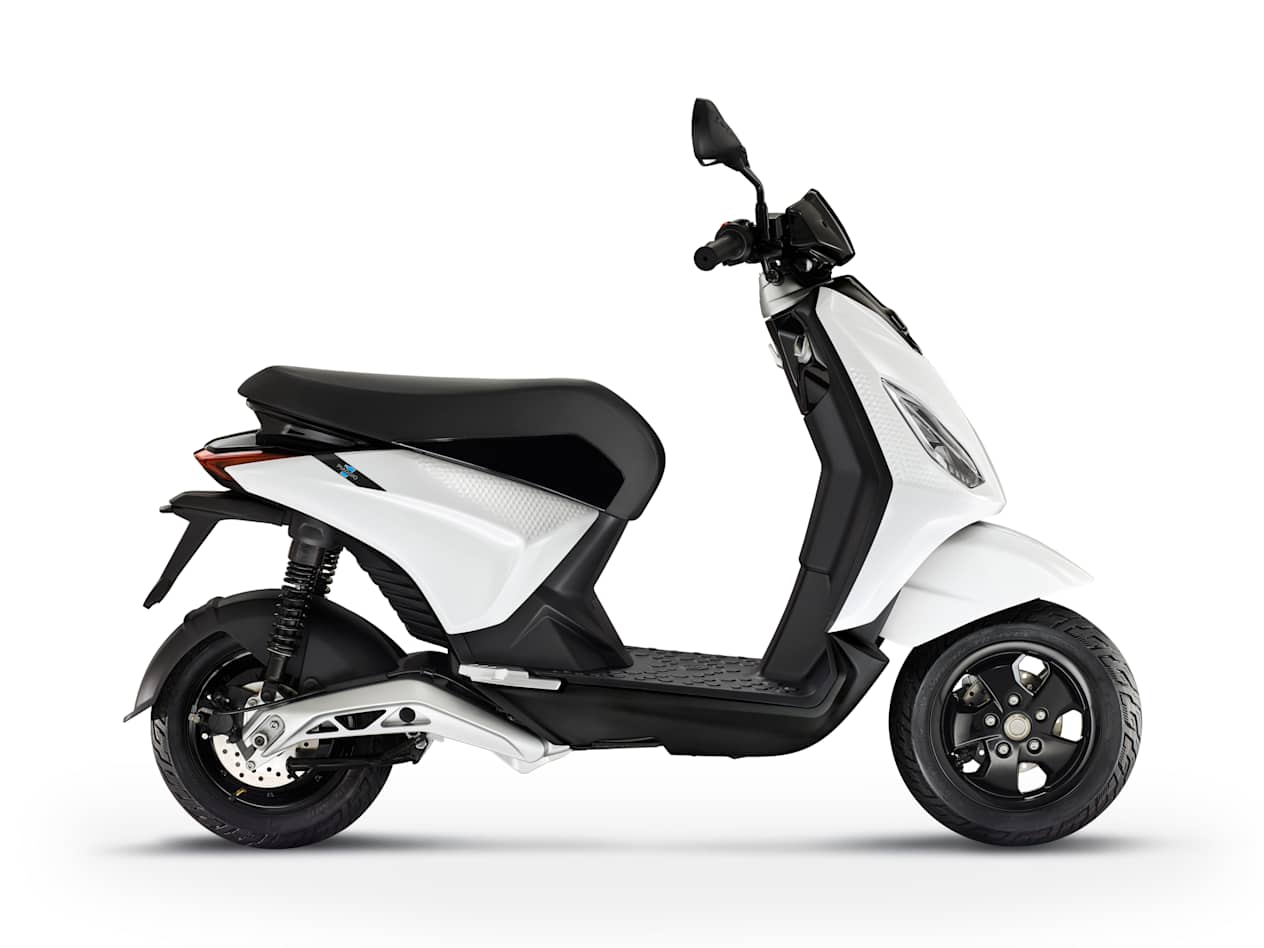 Piaggio 1 Forever White profil