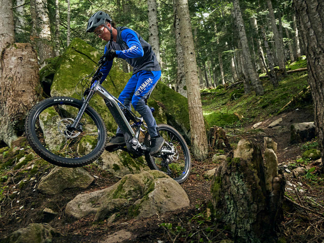 Yamaha Moro 07 : rochers