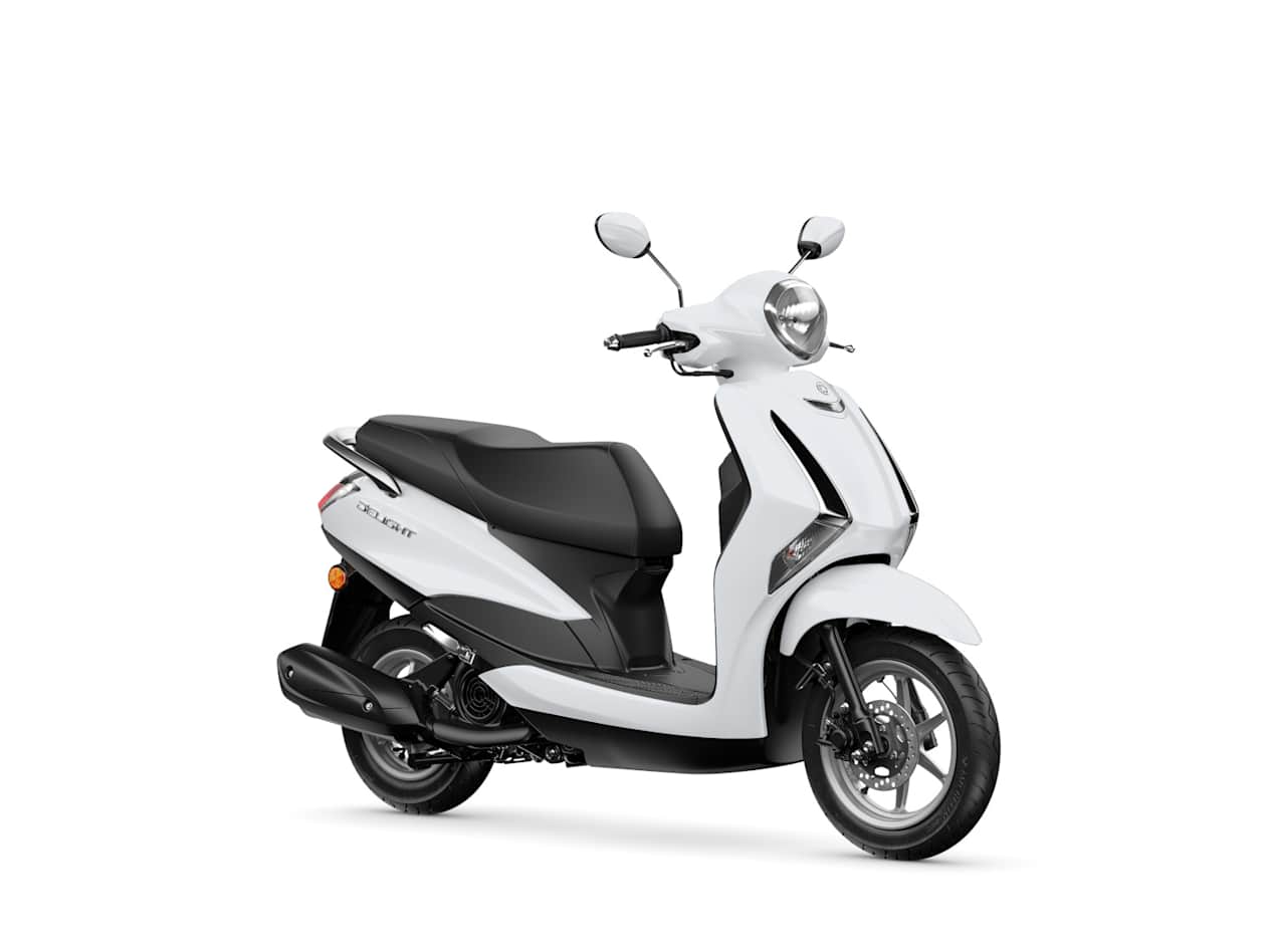 Yamaha D'elight 2024 Pearl White : trois quarts avant