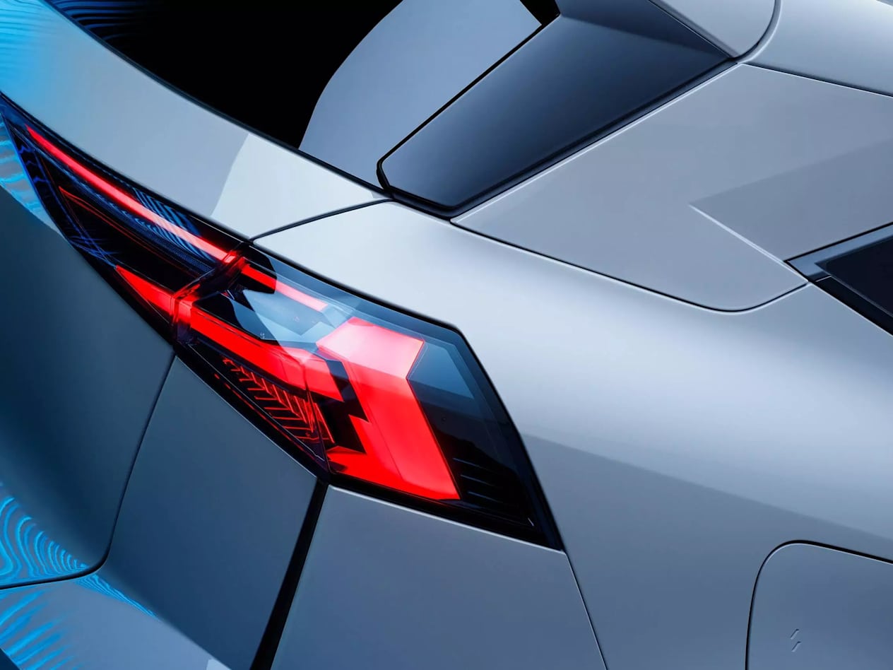 Half-Diamond Shaped Lighting Signature