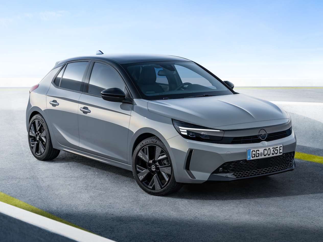 Opel Corsa 2023 : trois quarts avant droit statique