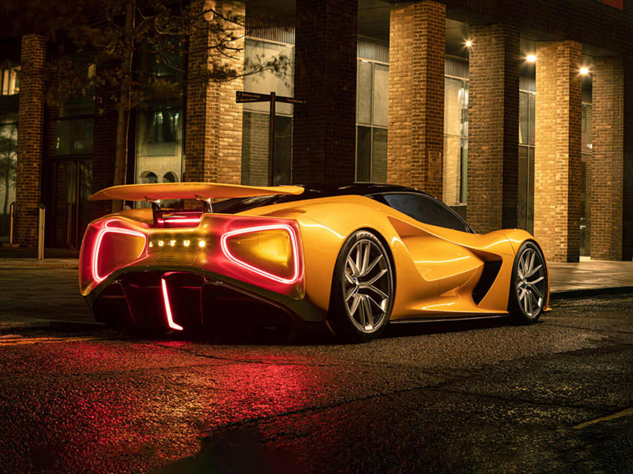Lotus Evija trois quarts arrière