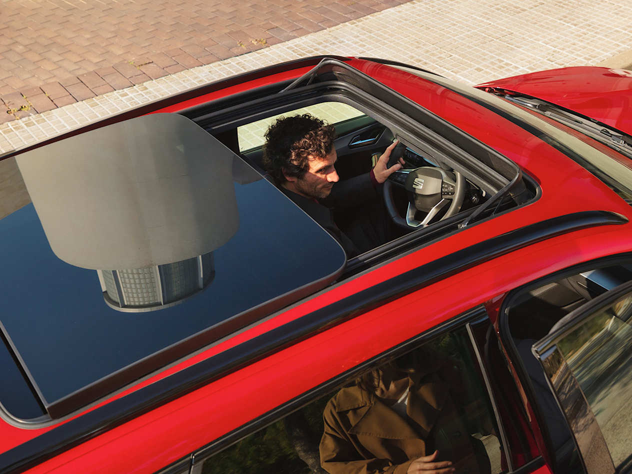 leon estate sunroof