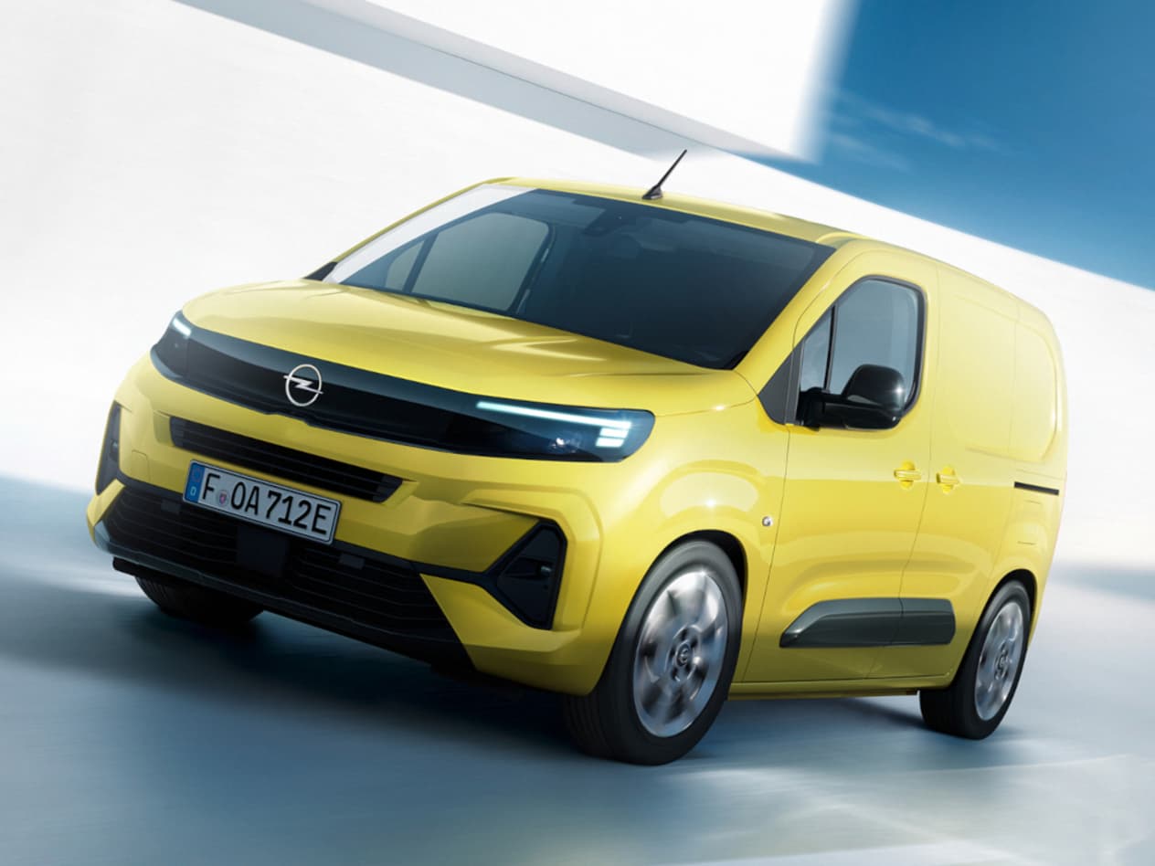 Fourgon Opel Combo Cargo 2024 : trois quarts avant gauche