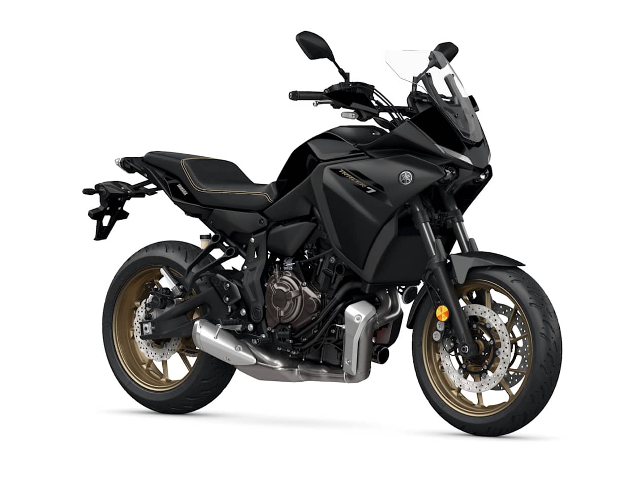 Yamaha Tracer 7 2023 Midnight Black : trois quarts avant