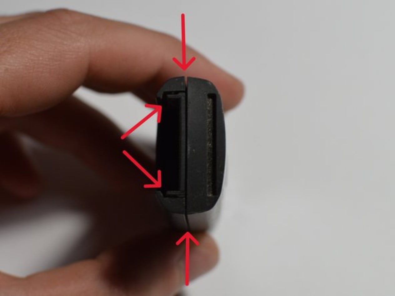 Change Nissan Fob Battery: Open the Key Fob
