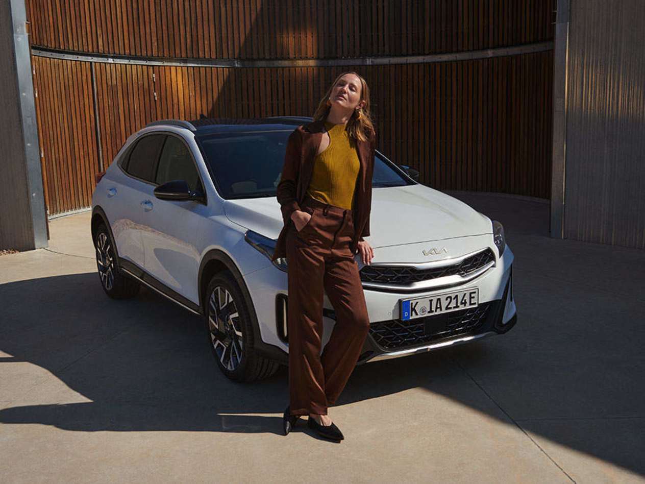 Kia xceed outdoors woman