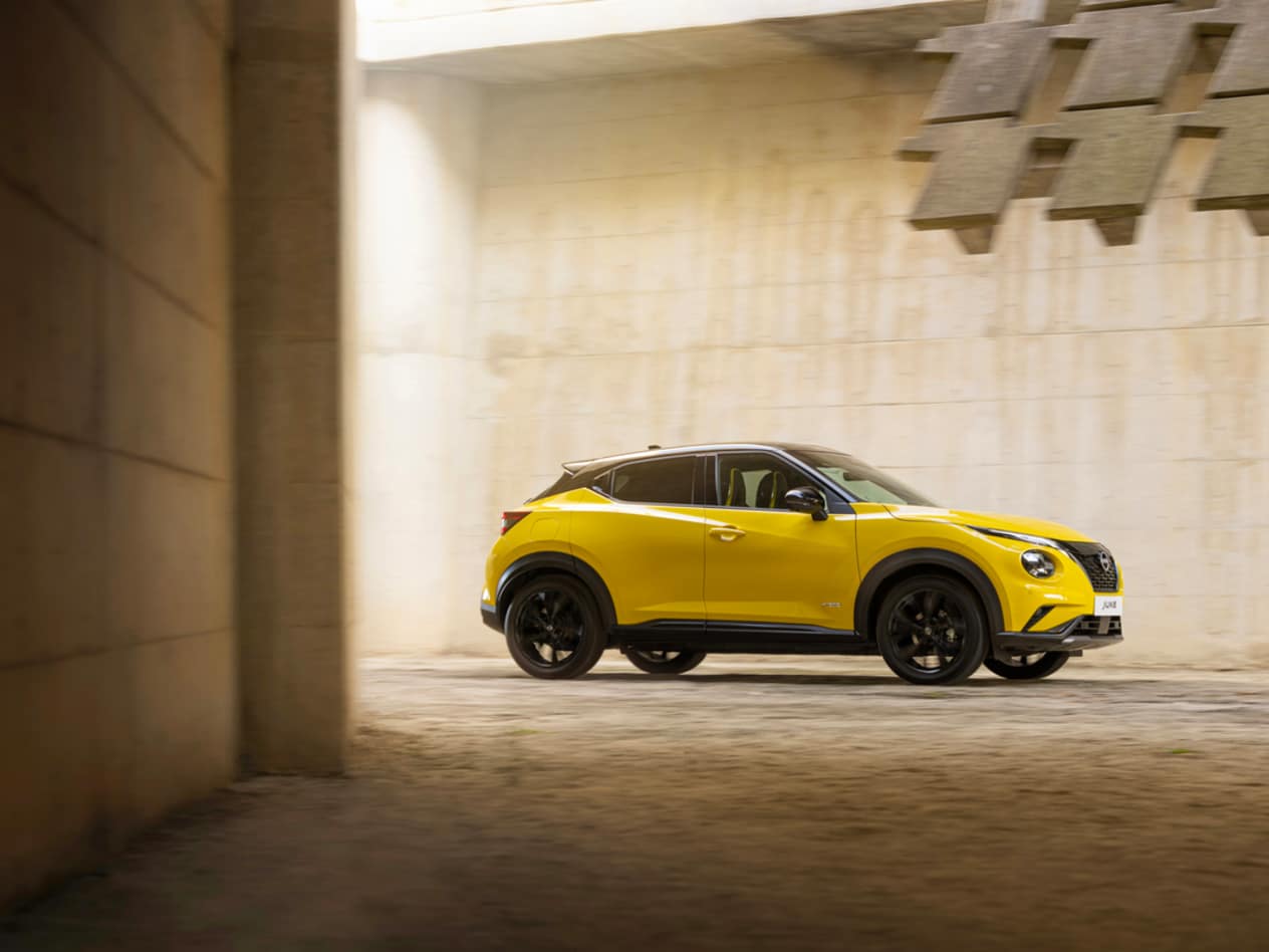 nissan juke yellow