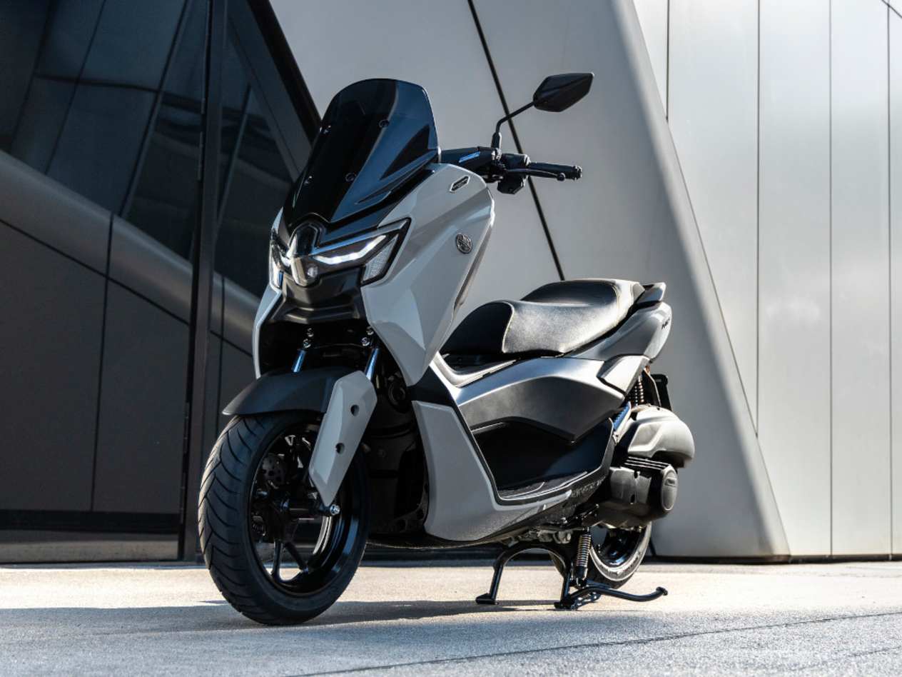 Yamaha NMAX 125 Tech Max 2025 : trois quarts avant gauche statique