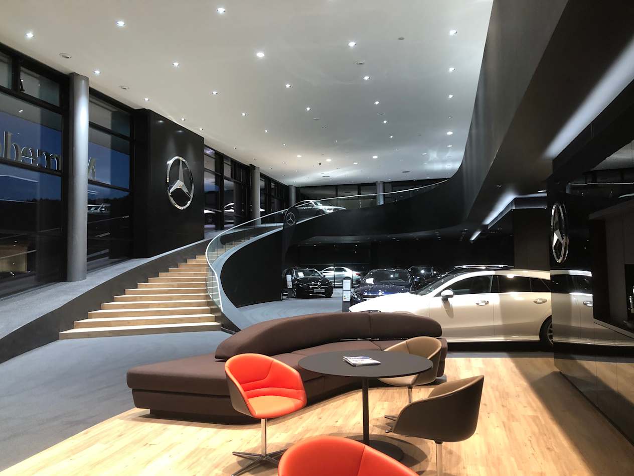 Intérieur concession Mercedes Etoile Vienne