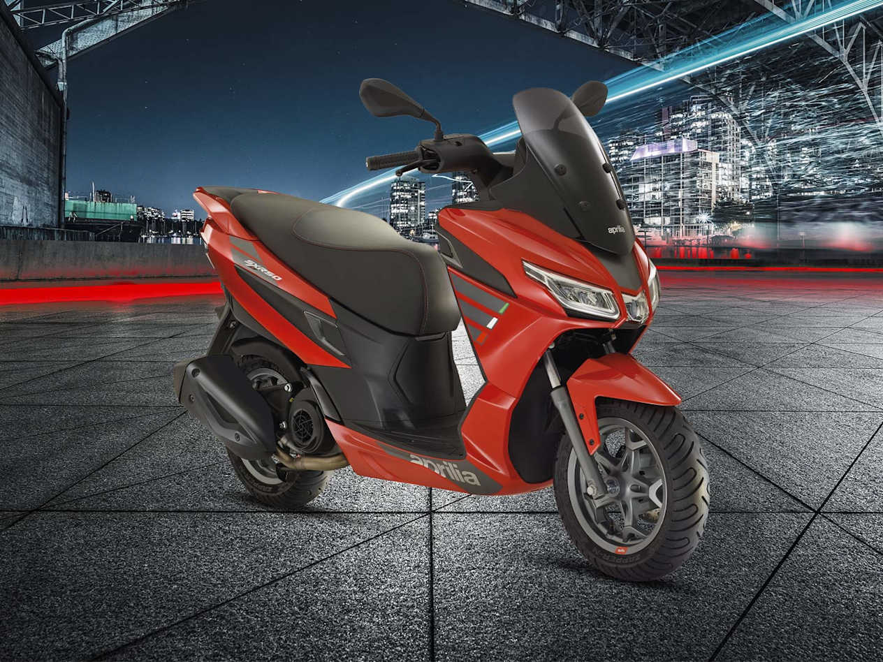 Aprilia SXR 50 : Trois quart avant