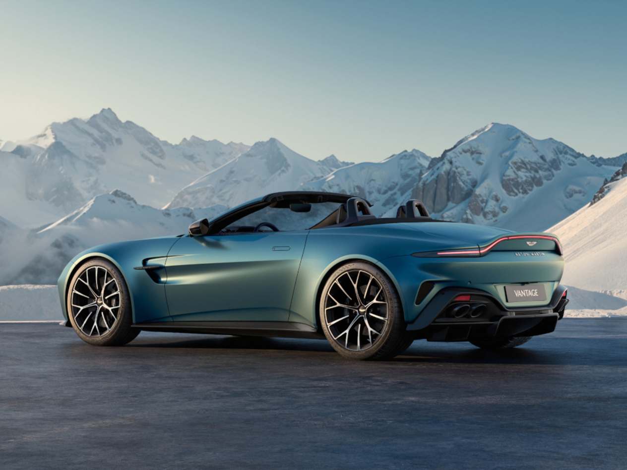 Aston Martin Vantage Roadster 2025 : trois quarts arrière gauche statique