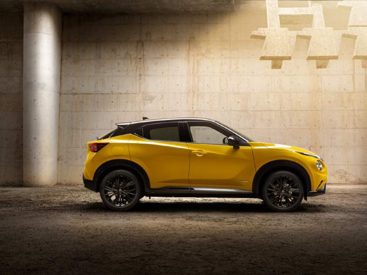 nissan juke yellow