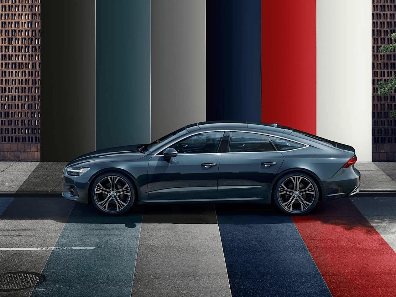 Side profile of Audi A7 in Brilliant Black