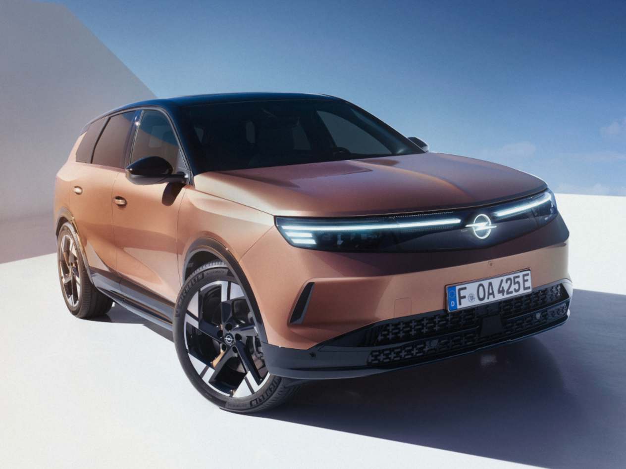 Opel Grandland 2024 : trois quarts avant droit statique