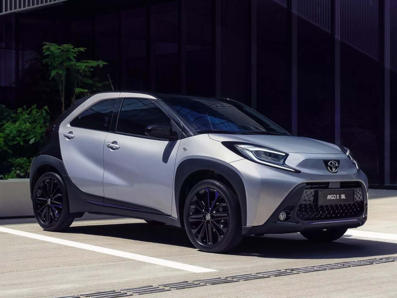 Toyota Aygo X JBL 2024 : trois quarts avant droit statique