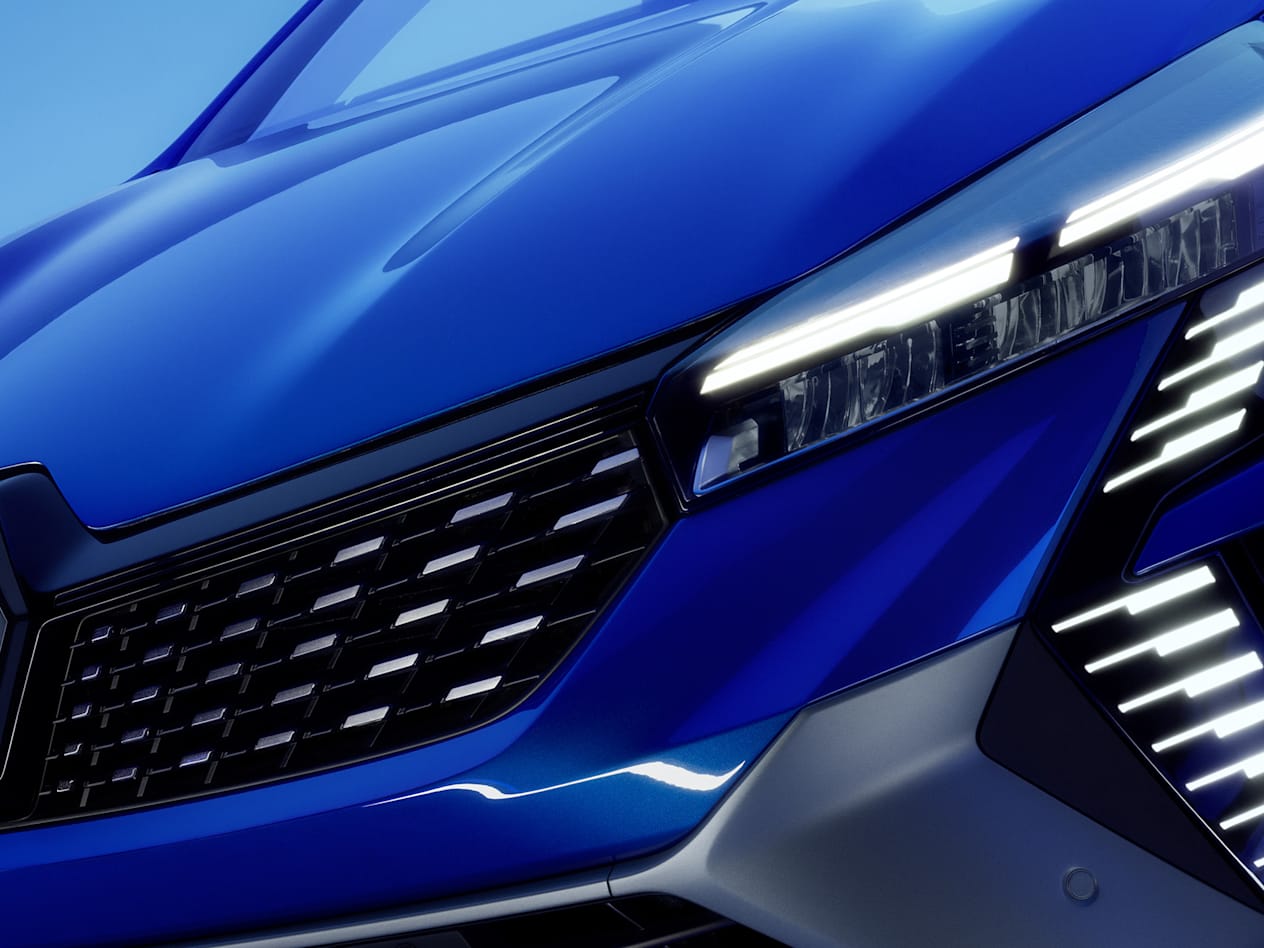 Clio ETECH Hybrid Grille
