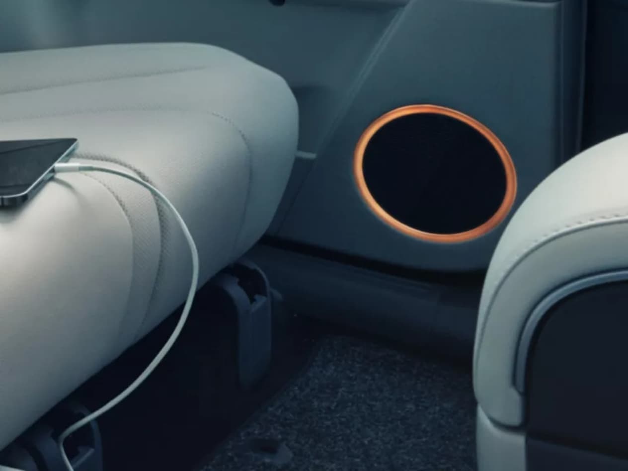 BOSE Premium Sound System