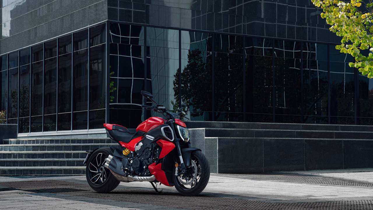 4.9% APR Representative Finance Now Available On All New Diavel V4 Models