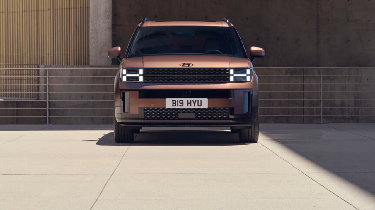 SANTA FE HYBRID PERSONAL CONTRACT PURCHASE OFFER - From £579 per Month