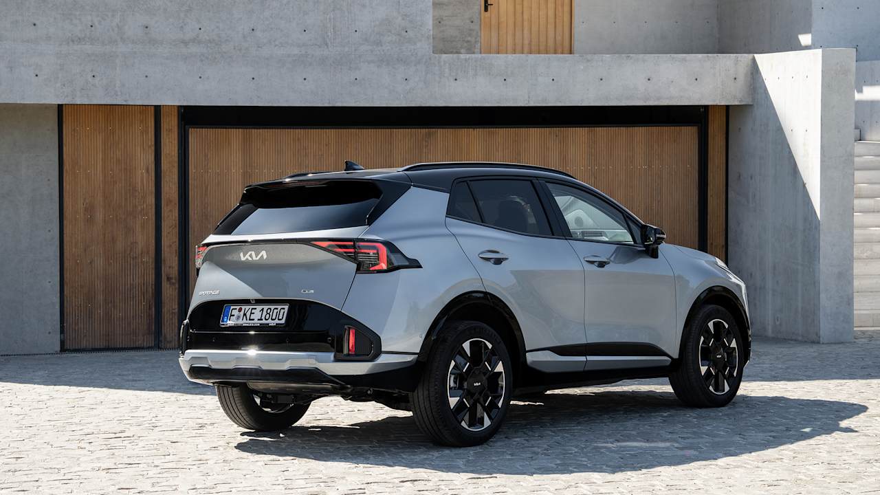 New Kia Sportage — rear three-quarter exterior