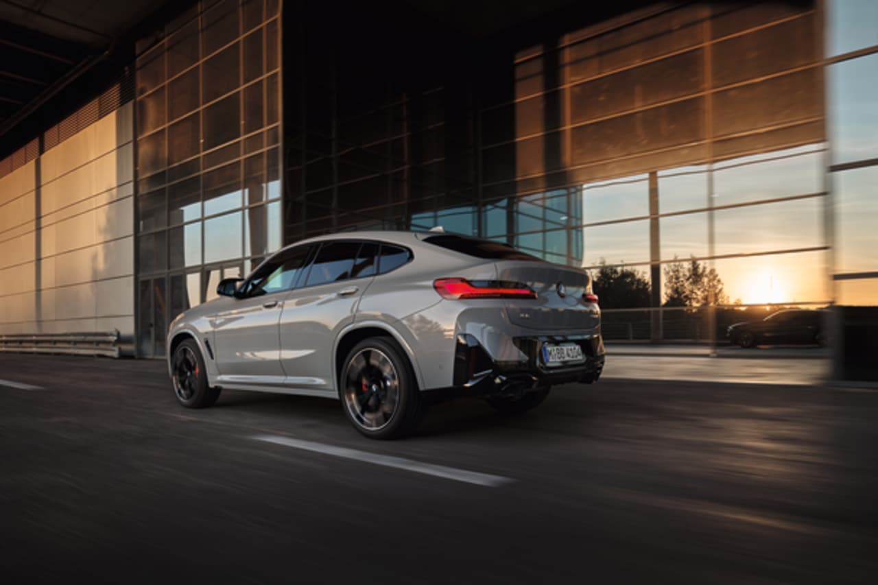   X4 سيارة