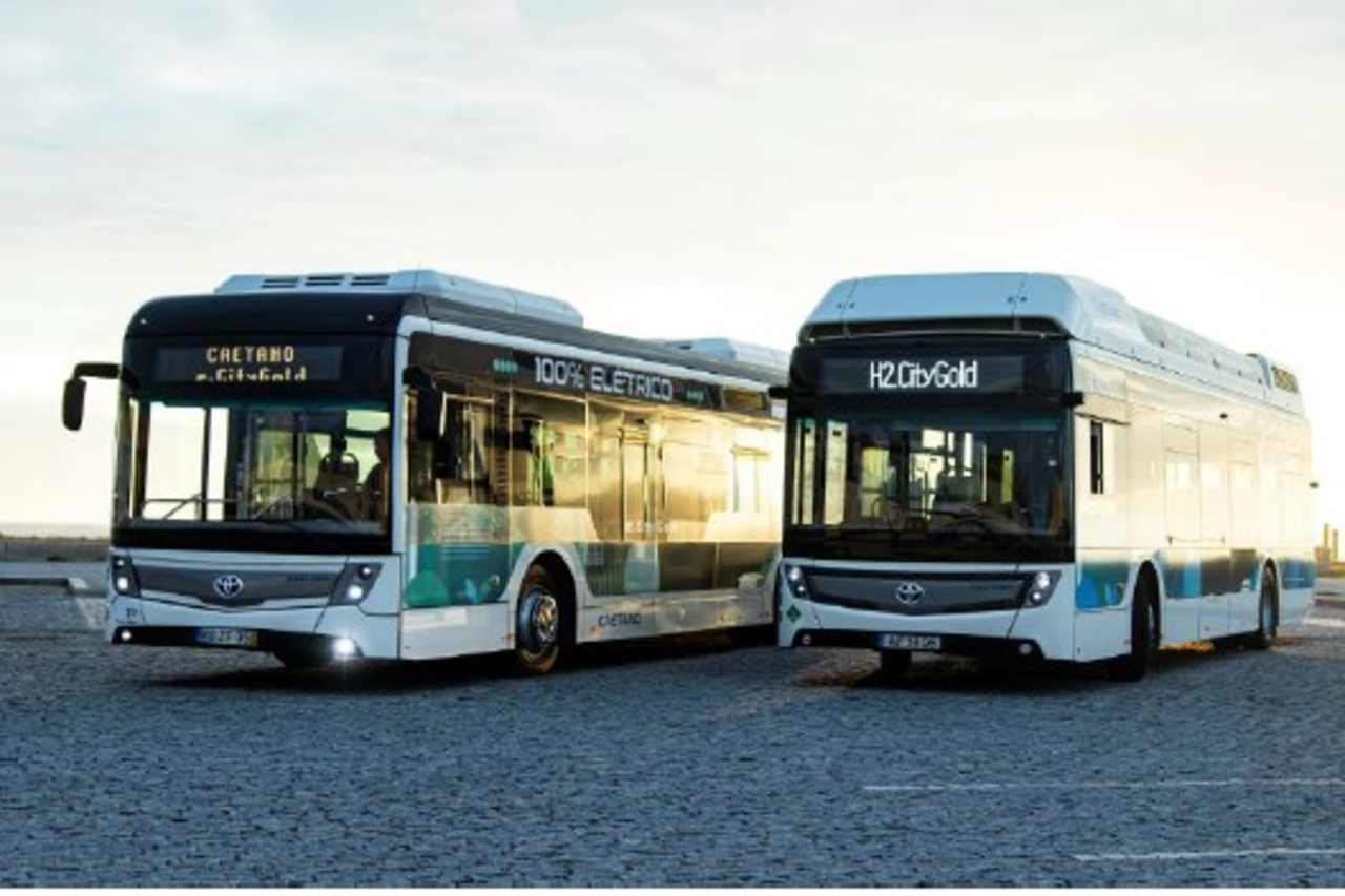 Toyota co-brands zero-emission buses with CaetanoBus