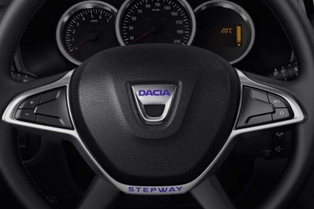 Dacia Wins 'Best Value Brand' at Auto Trader New Car Awards