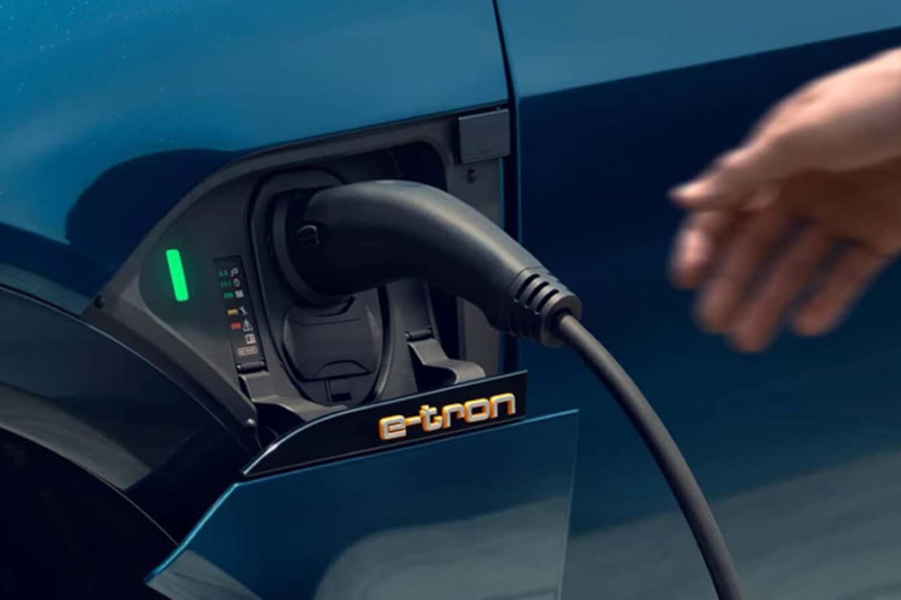 The Best Electric Cars for Commuters in Epsom, Gatwick & Surrounding Areas (2025 Guide)