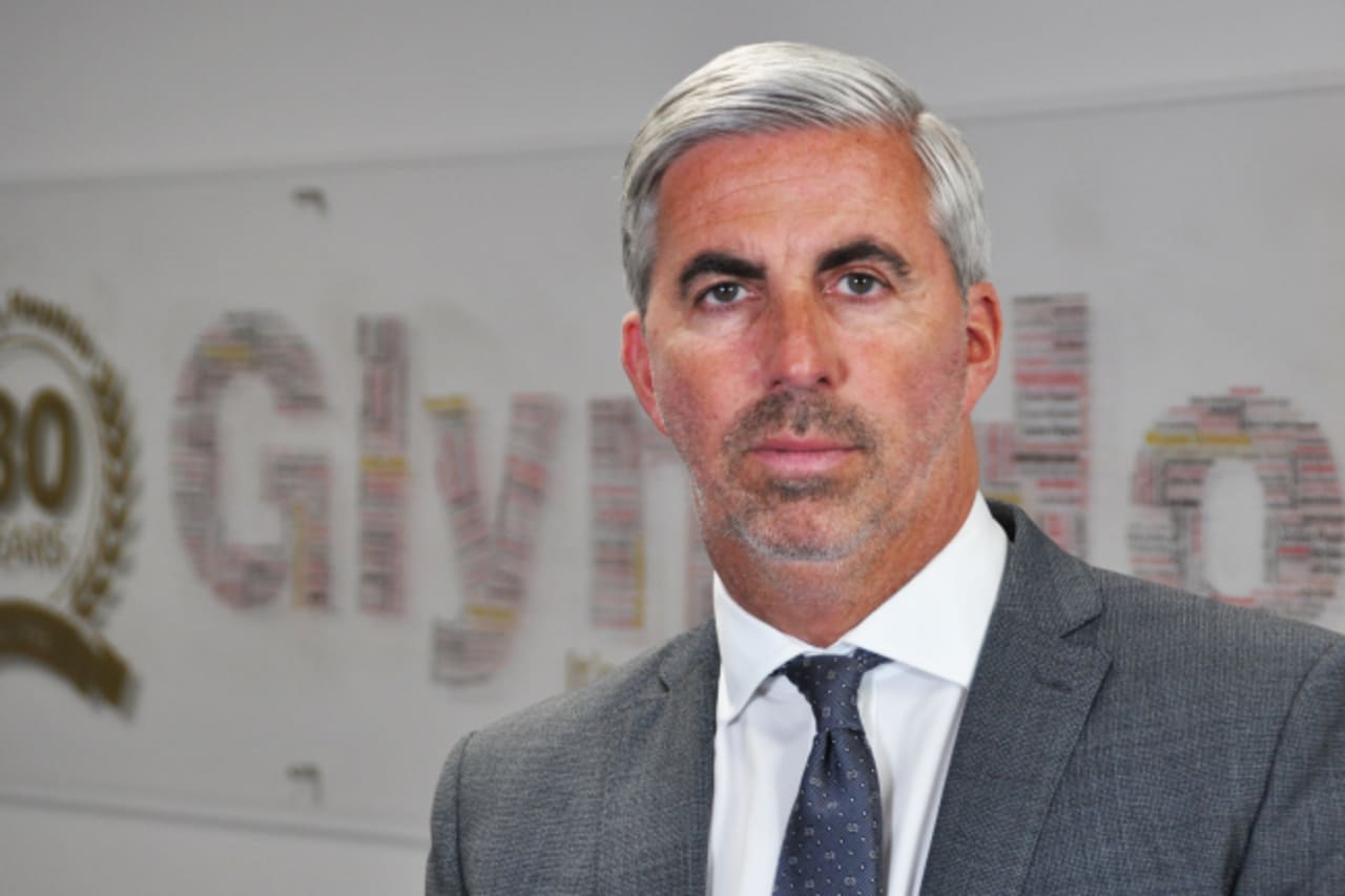 Celebrating 30 Years of Success: Glyn Hopkin Achieves Milestone of 250,000 Vehicle Sales
