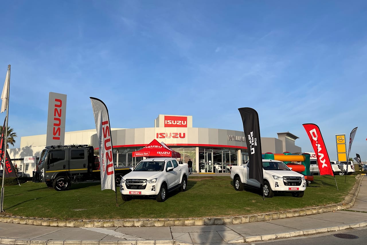 ISUZU Truck Centre PE