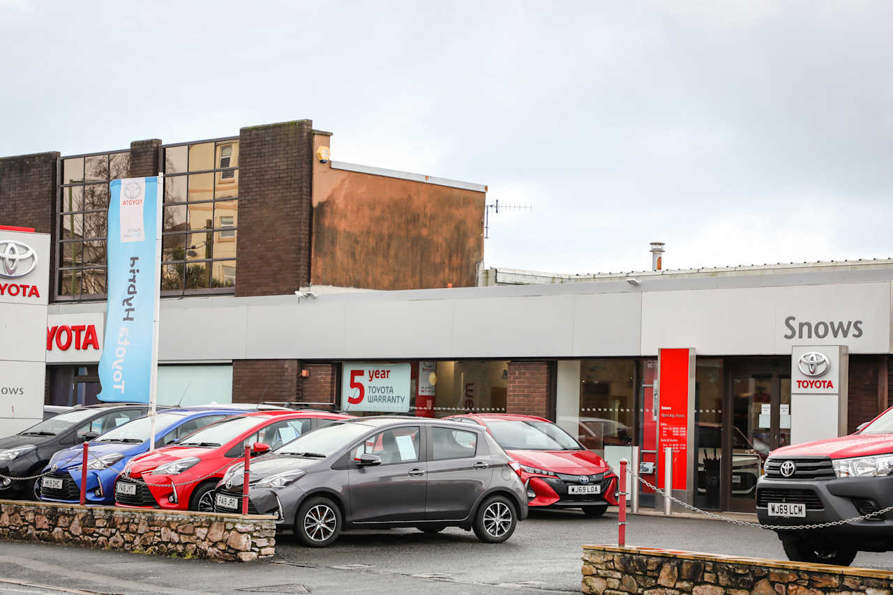 Snows Toyota Paignton